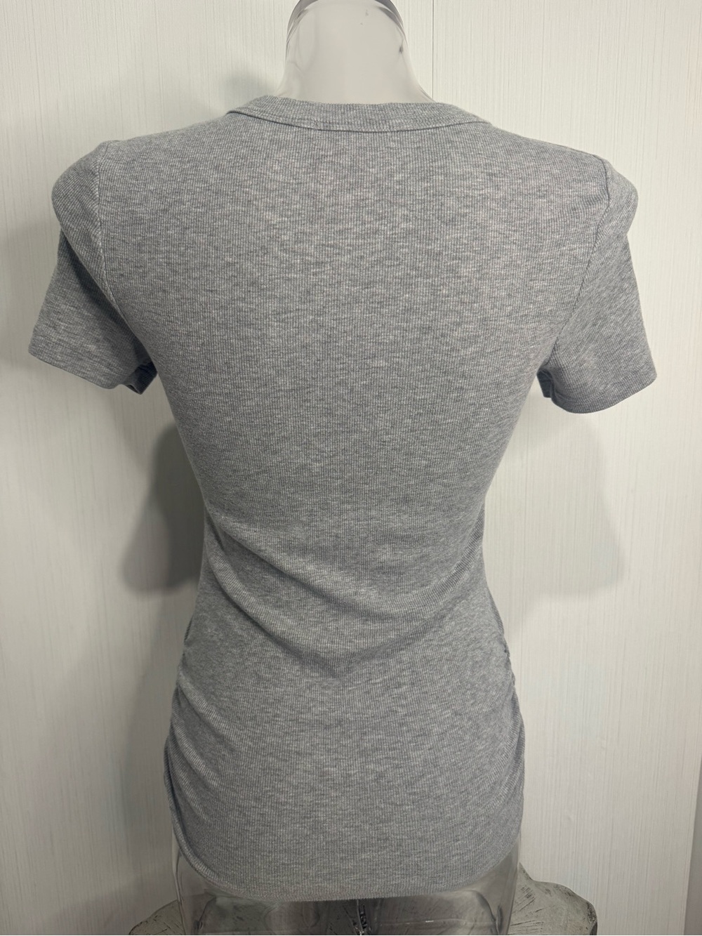 Michael Stars Ribbed Tee with Ruched Sides. Small. Grey. - Picture 2 of 3